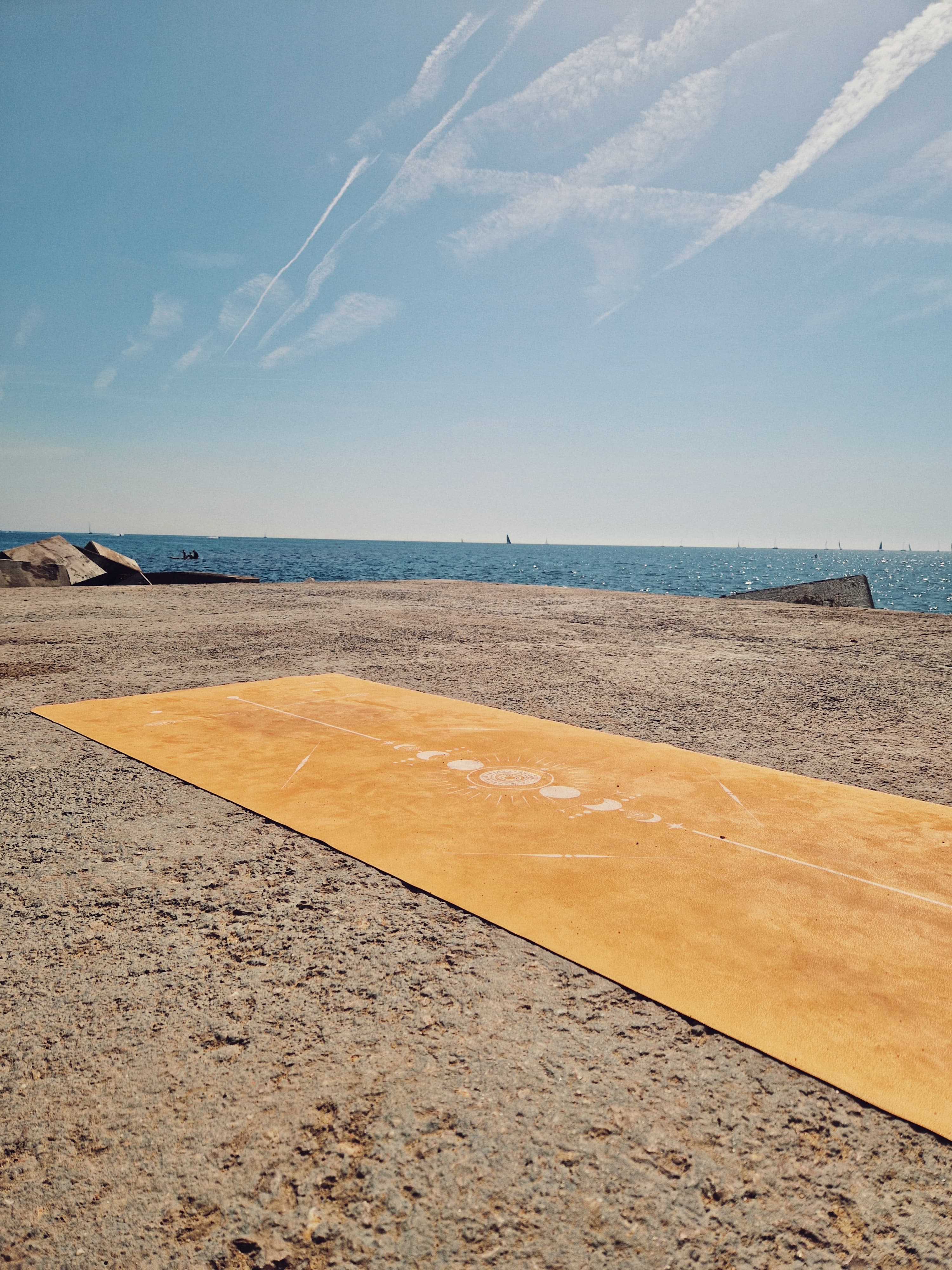 Beneficios del yoga en la playa