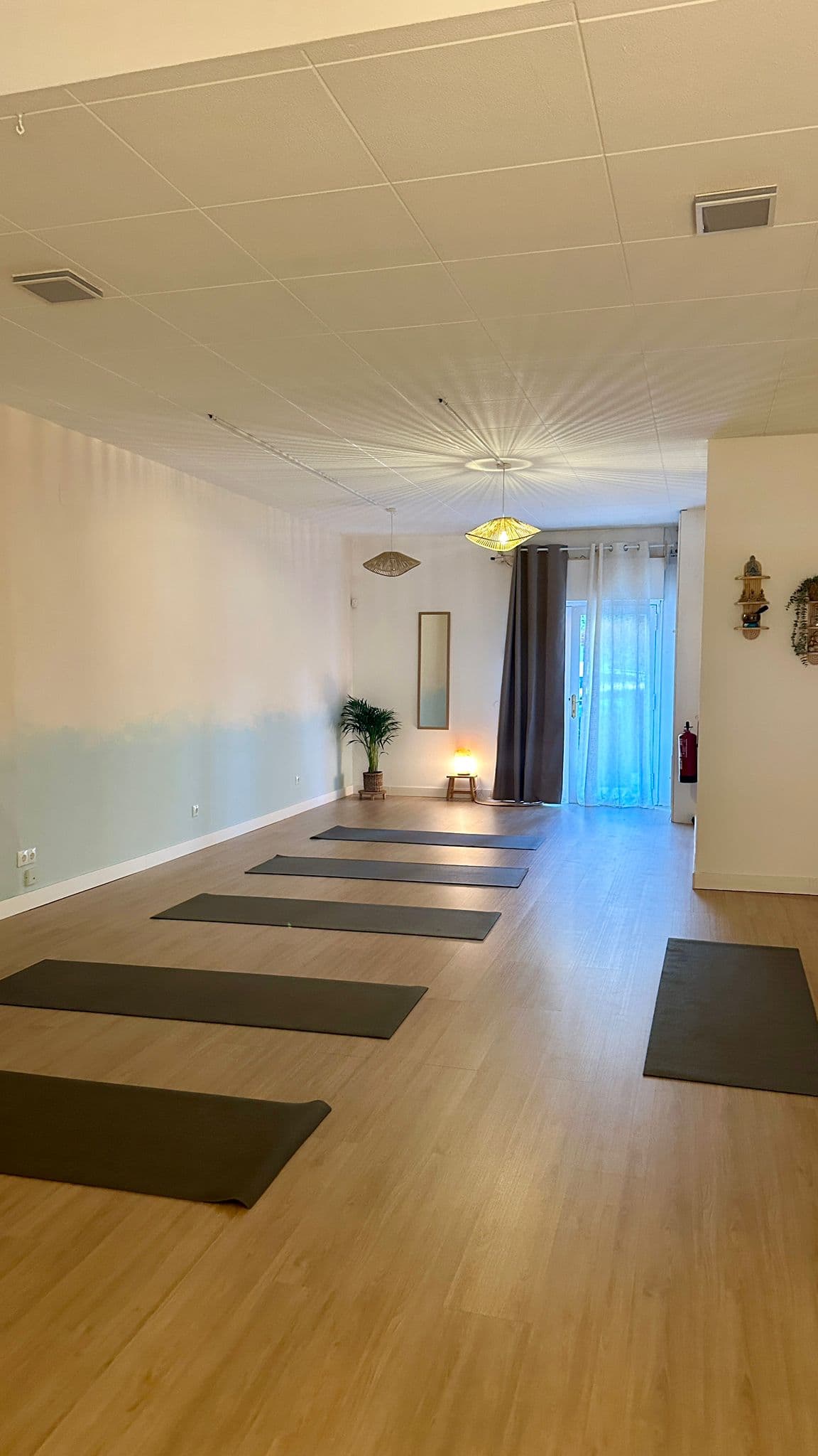 Interior del estudio Blau Yoga